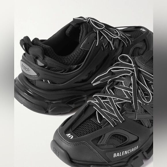 BALENCIAGA
Track logo-detailed mesh and rubber sneakers - Picture 4 of 10